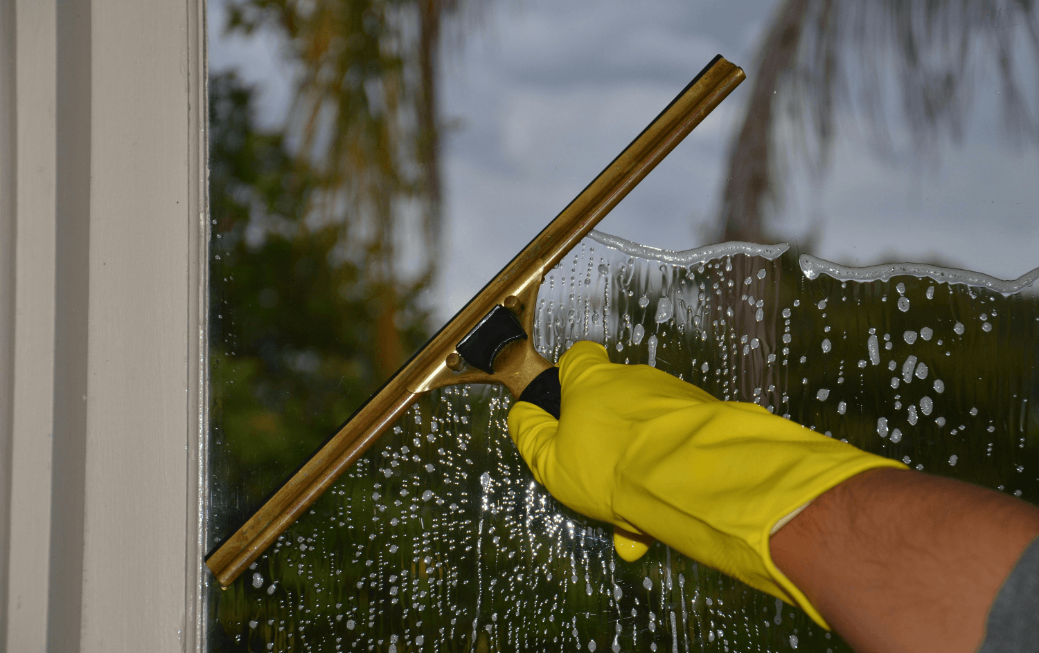 Cleaning Glass - Clean only when the sun is away